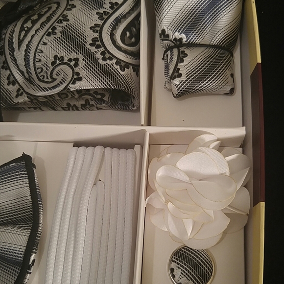 MEN'S ST. PATRICK 6 PIECE BOW TIE GIFT SET BLACK W - Picture 3 of 4